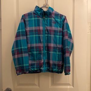 Northface puffer. I wear it as a size 2 adult.